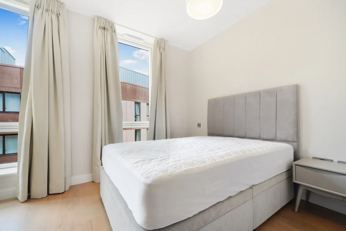 Flat Zinc Street in Greater London