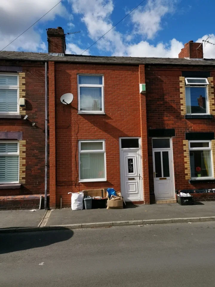 House Edgeworth Street in St Helens