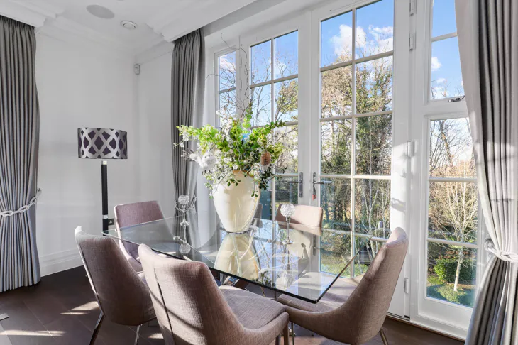 Flat Portsmouth Road in Elmbridge