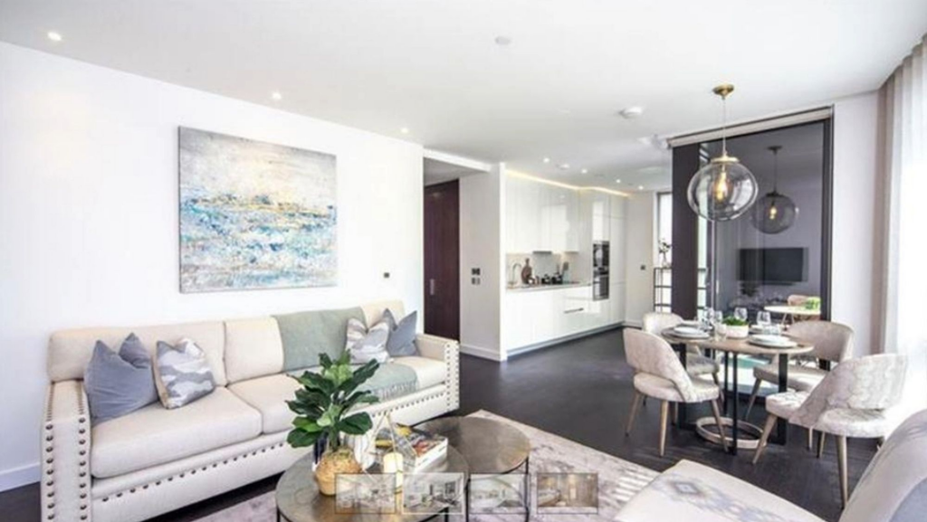 Flat Pascal Square in Greater London