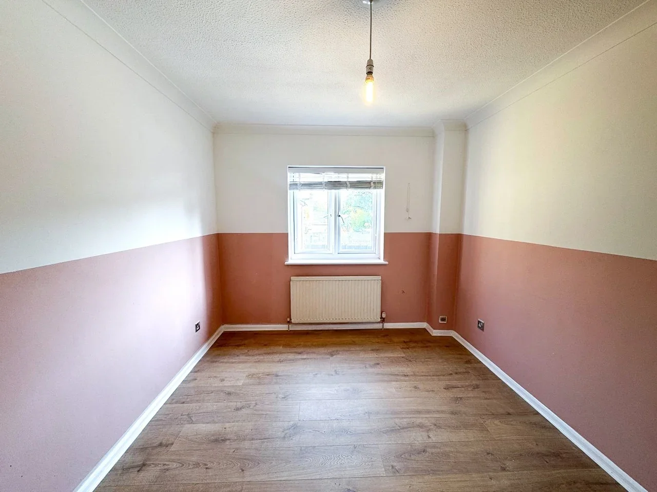 Flat Trevera Court in Waltham Cross