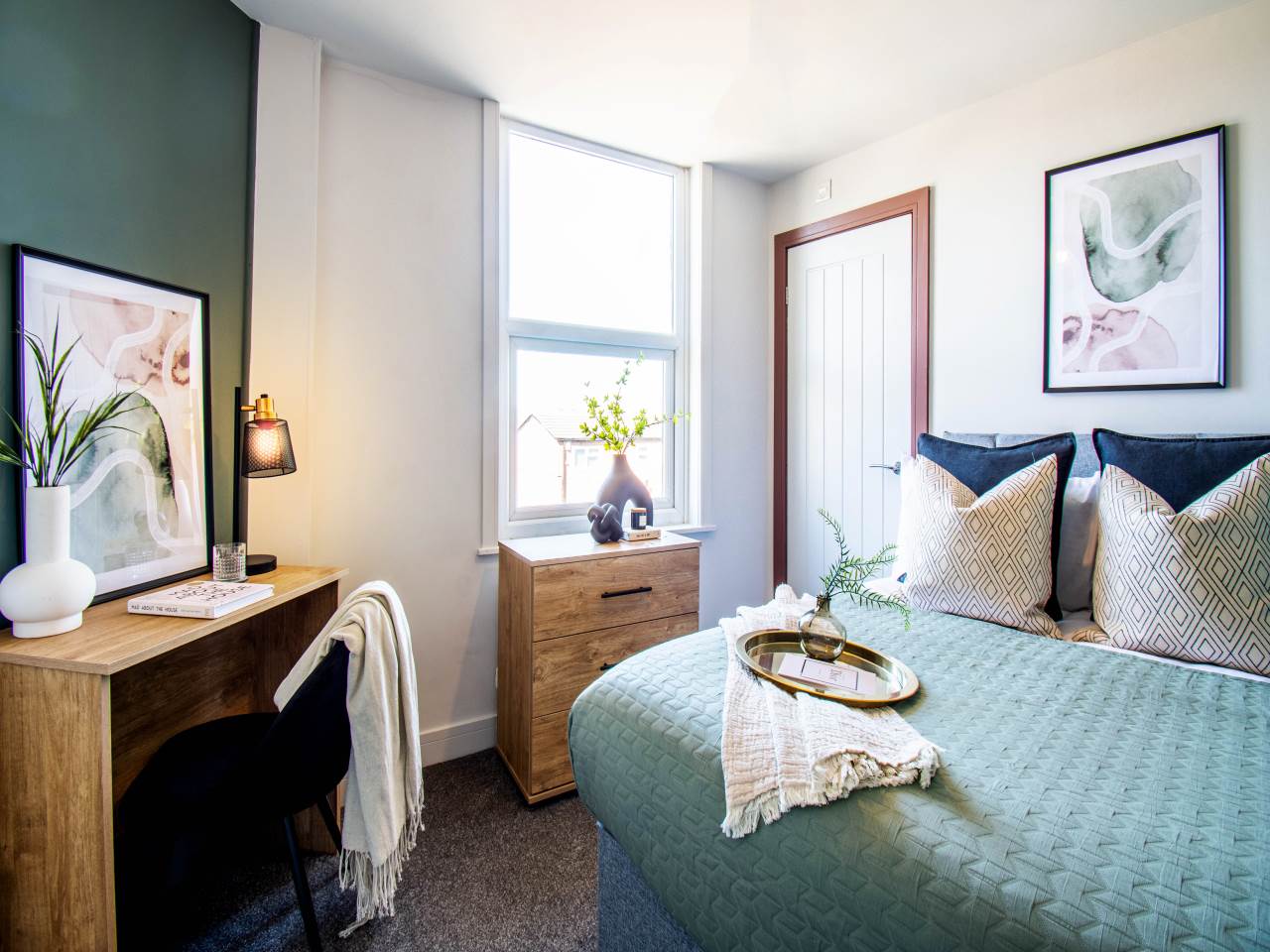 Room Highfield Avenue in Leeds