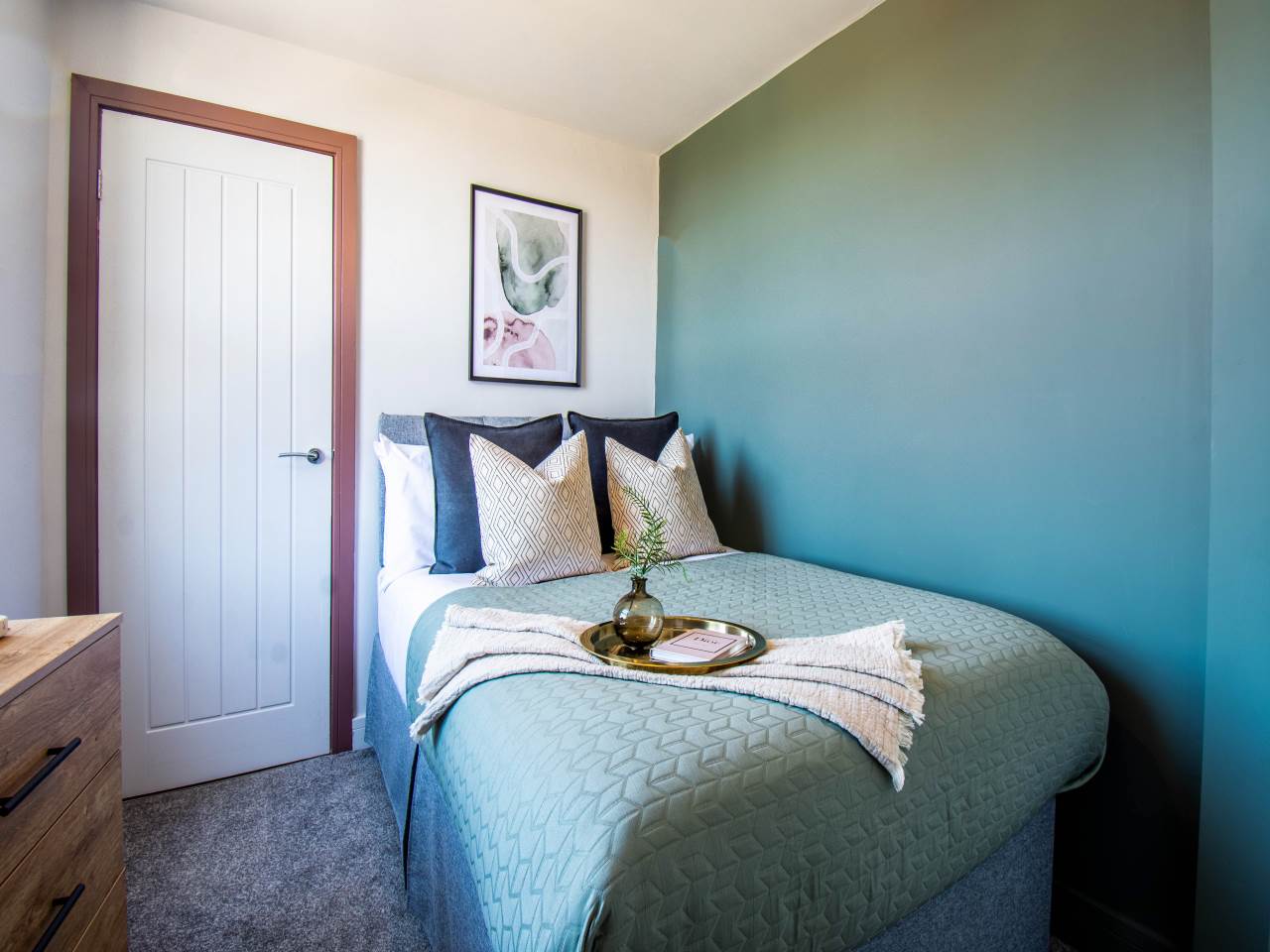 Room Highfield Avenue in Leeds