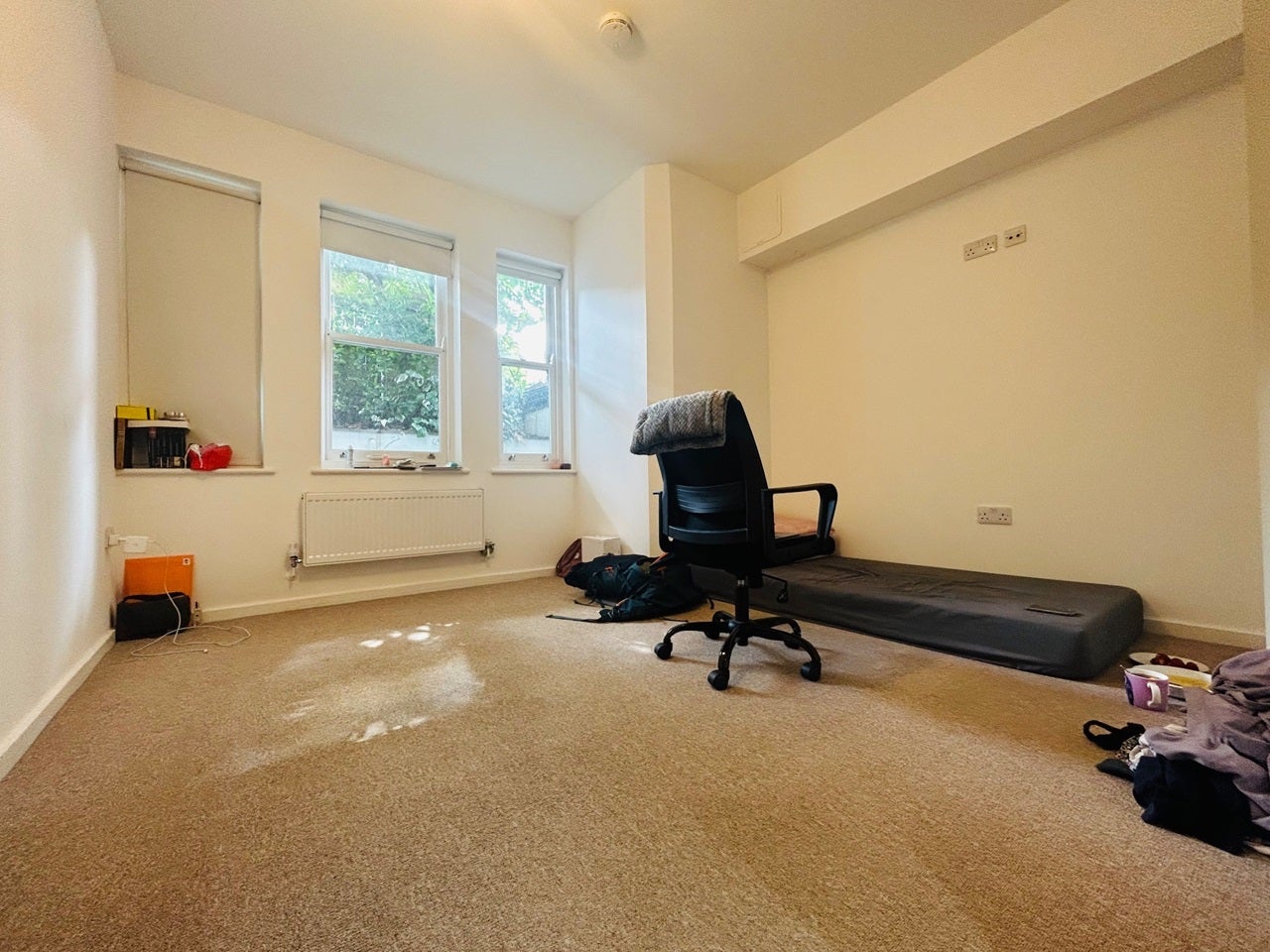 Flat Evering Road in Greater London
