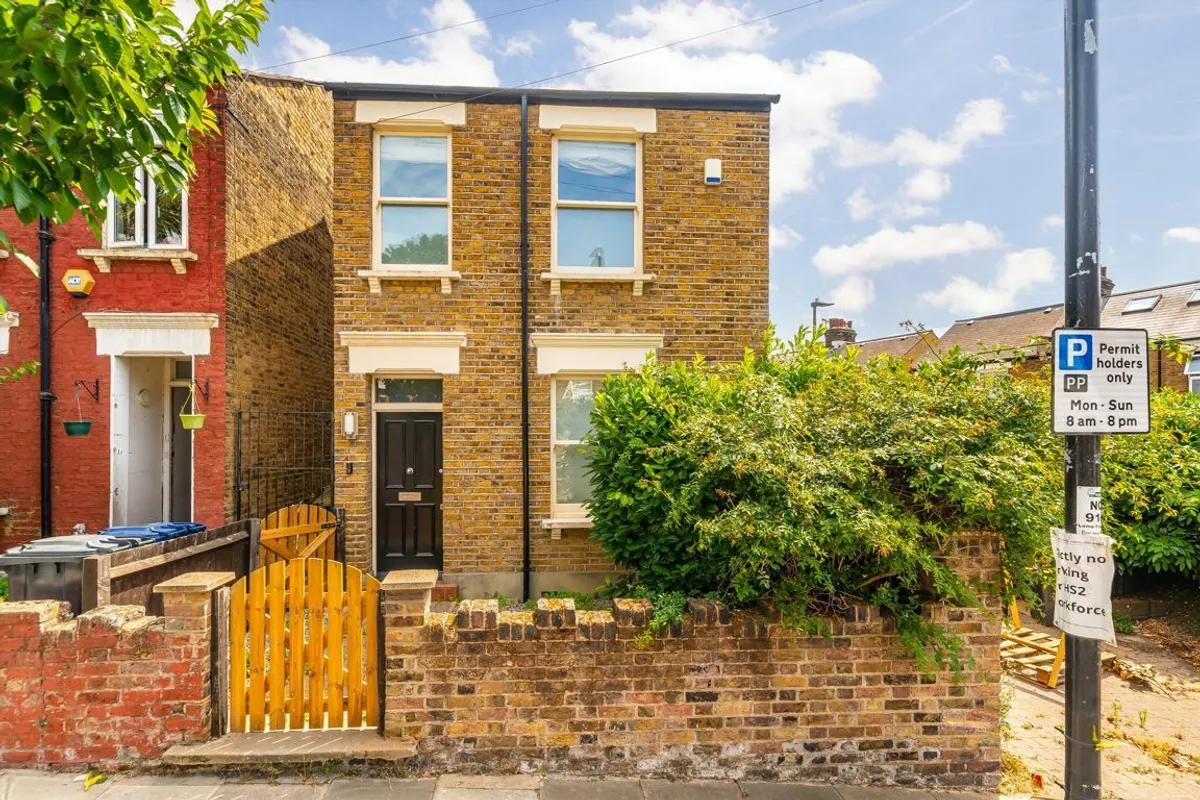 House Wells House Road in Greater London