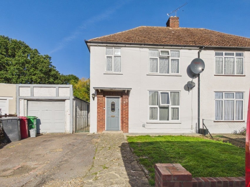 House Glenavon Gardens in Slough