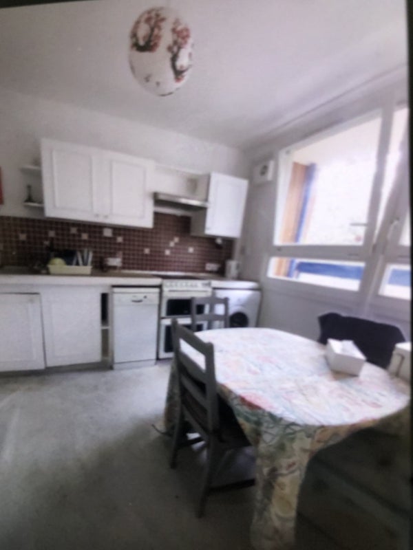 Room East Street in Greater London