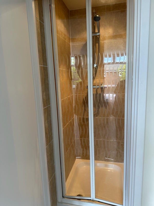Room Murfett Close in Greater London