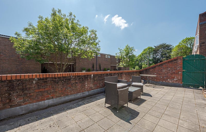 Room Murfett Close in Greater London