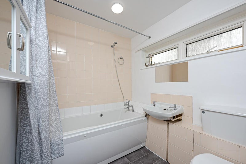 Room Murfett Close in Greater London
