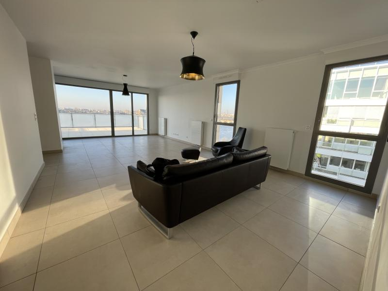Flat Quai Deschamps in Bordeaux