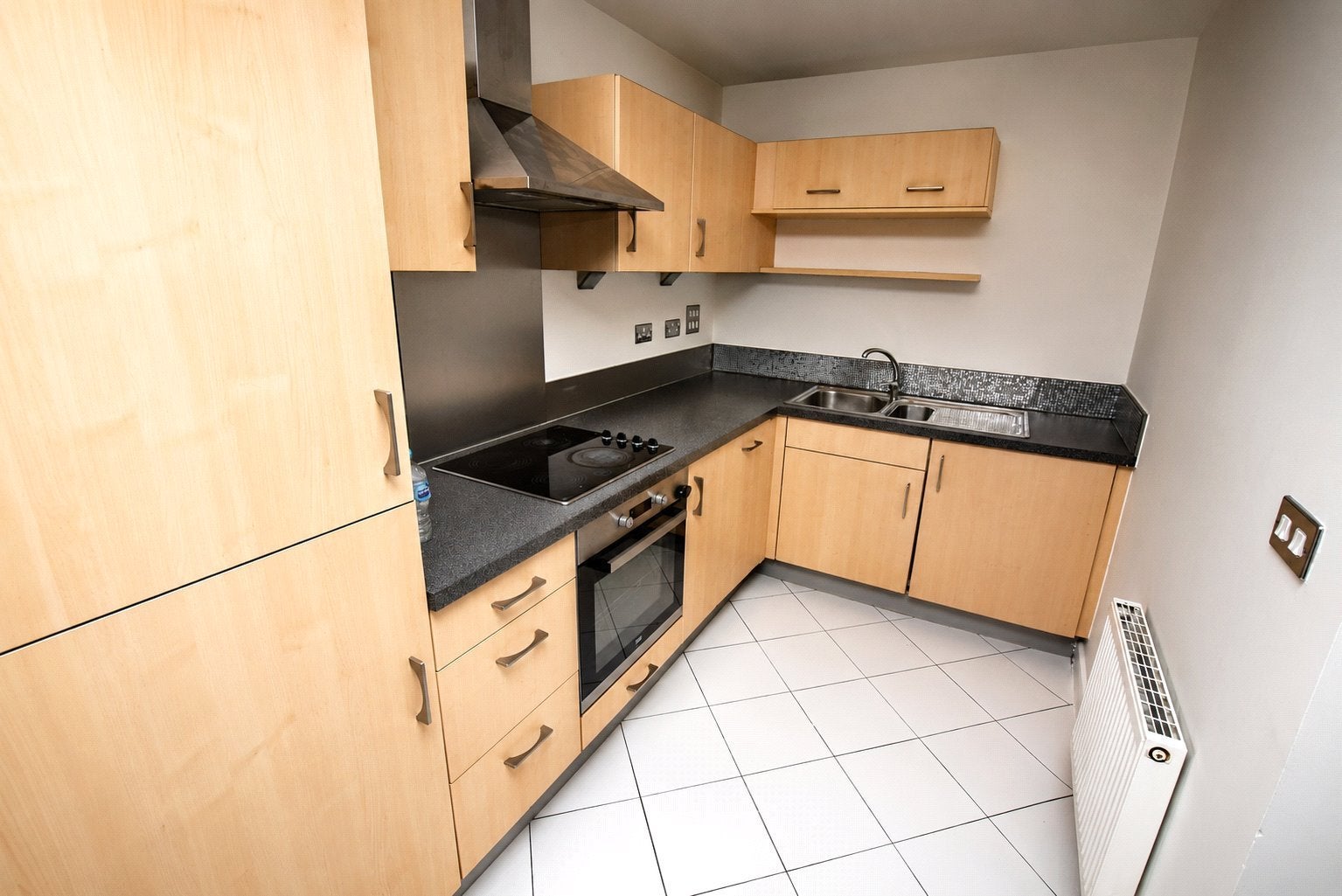 Flat Mercury Gardens in Greater London