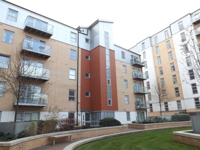 Flat Queen Mary Avenue in Greater London