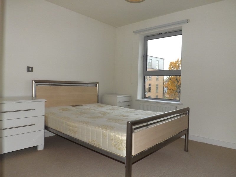 Flat Queen Mary Avenue in Greater London