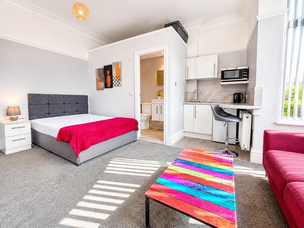 Room Bradford Street in Bolton