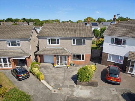 House Millands Close in Newton