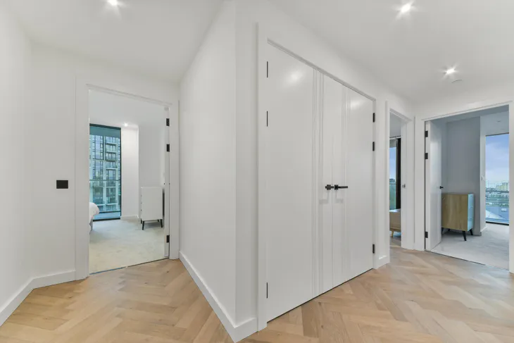 Flat Pennington Quay Walk in Greater London