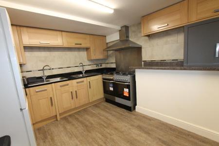 Room Powers Court in Royal Leamington Spa