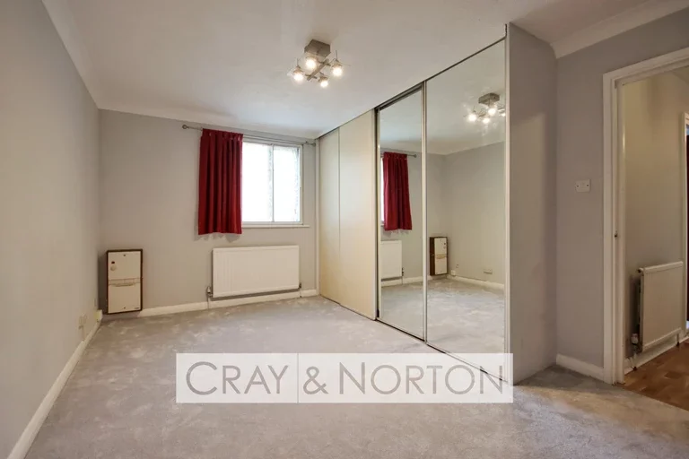 Flat Chepstow Road in London