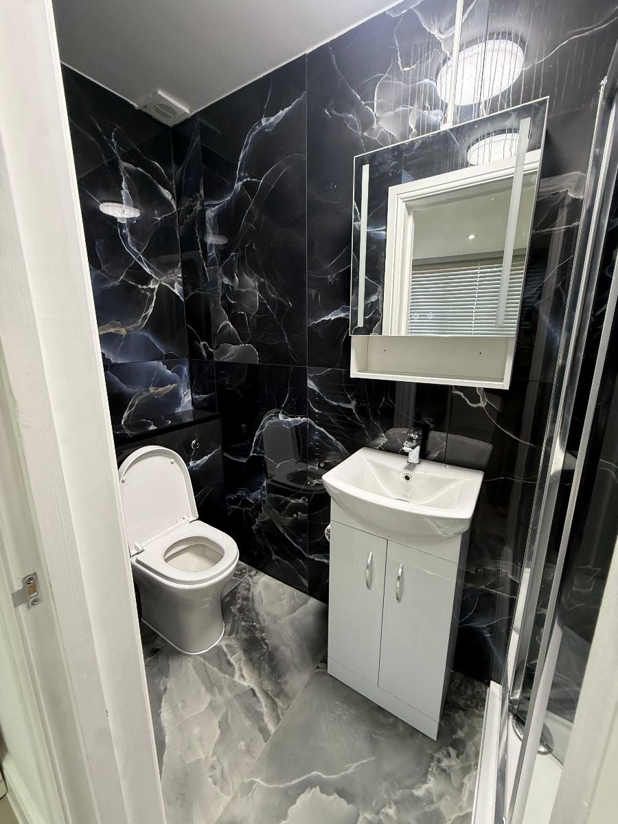 Room Ken Way in Greater London