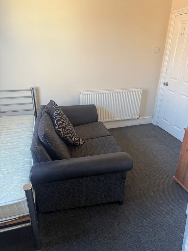 Room Lionfields Road in Wyre Forest