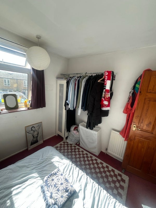 Room Wiltshire Road in Greater London