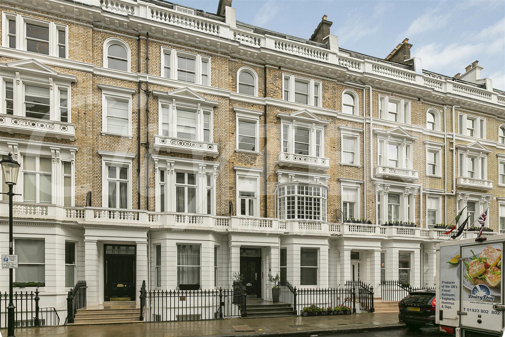 Flat Queensberry Place in Greater London