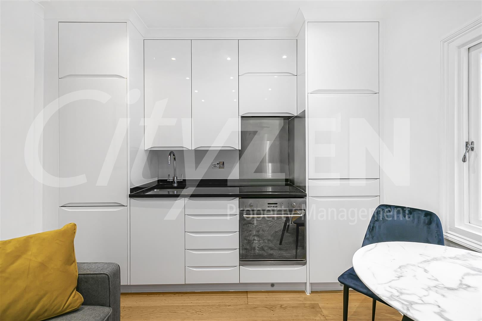 Flat Queensberry Place in Greater London