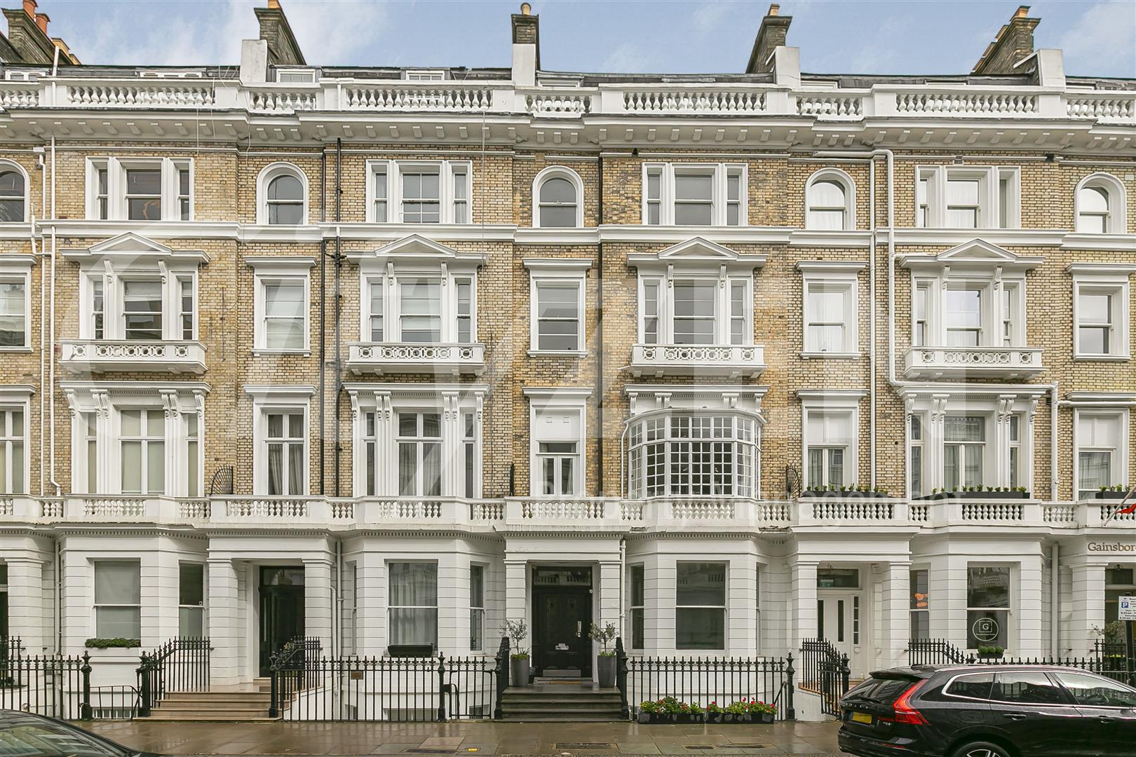 Flat Queensberry Place in Greater London
