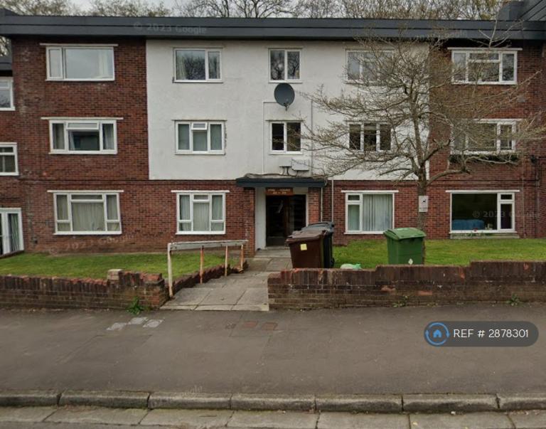 Flat Woolaston Avenue in Cardiff