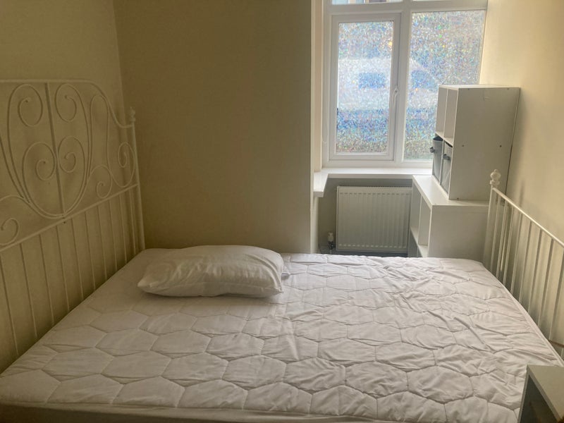 Room Bishop Road in Bristol