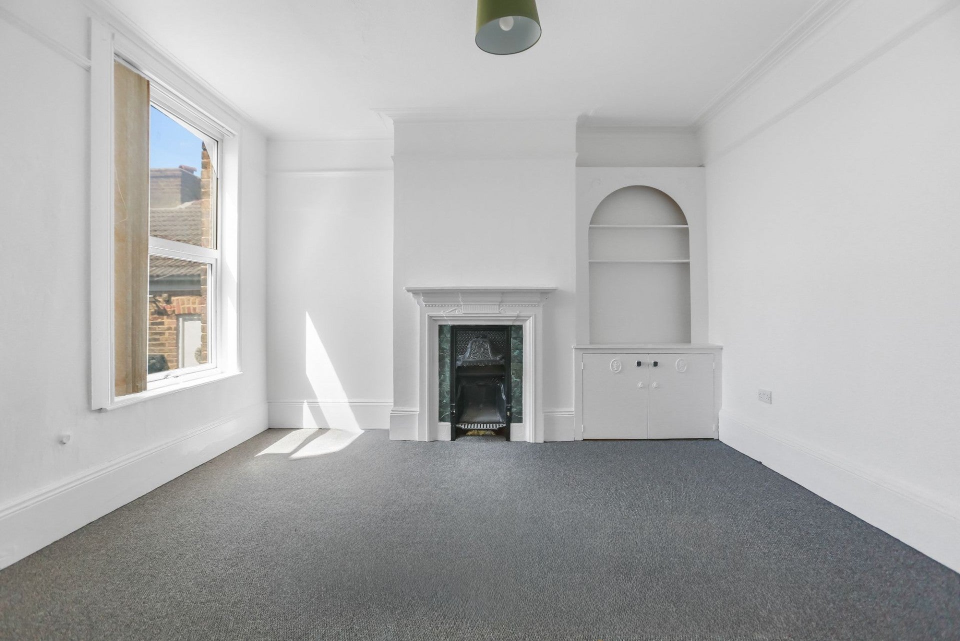Flat Vale Road in Portslade by Sea