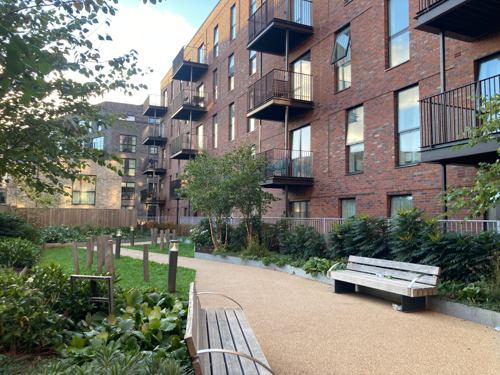 Flat Waterden Road in Greater London