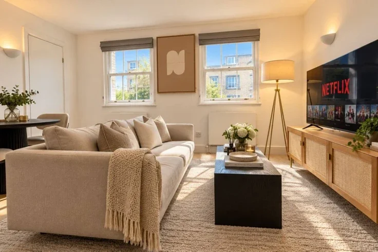 Flat Mercer Walk in City of Westminster