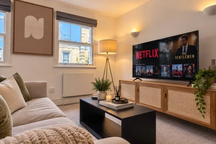 Flat Mercer Walk in City of Westminster