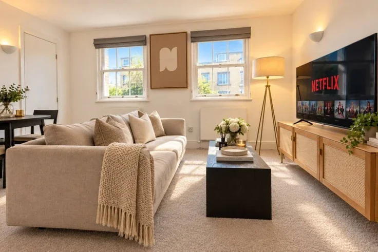 Flat Mercer Walk in City of Westminster