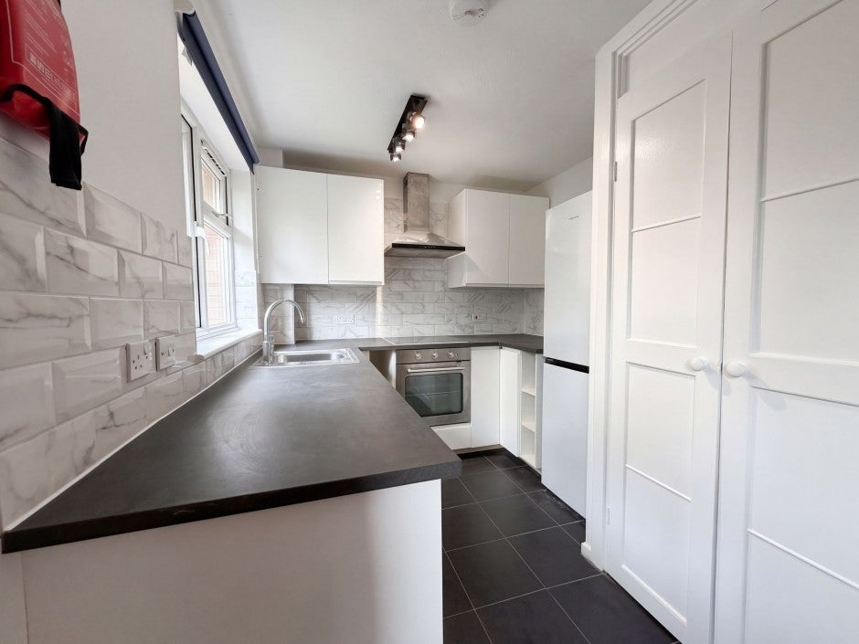 Flat Lowdell Close in Greater London