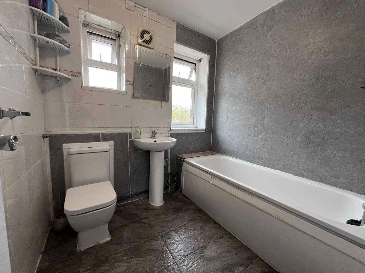 Room Langbrook Road in Greater London