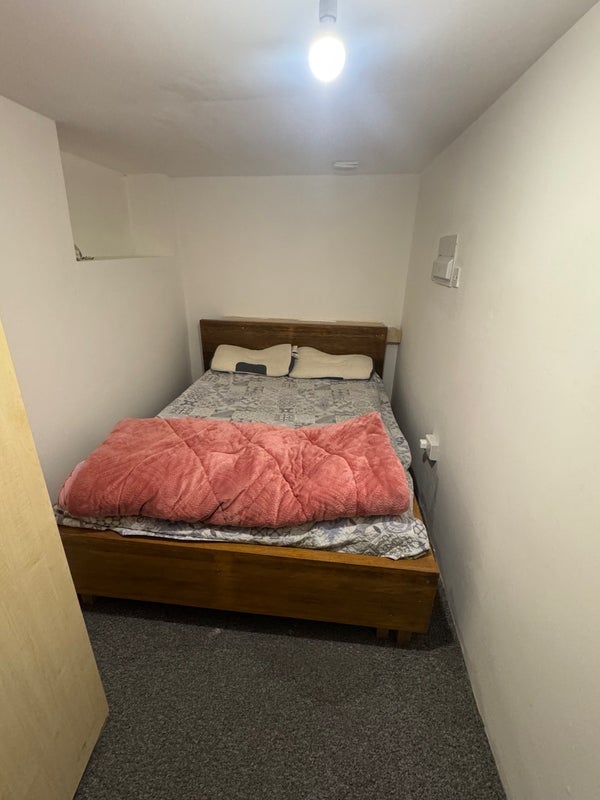 Room Goodall Road in Greater London