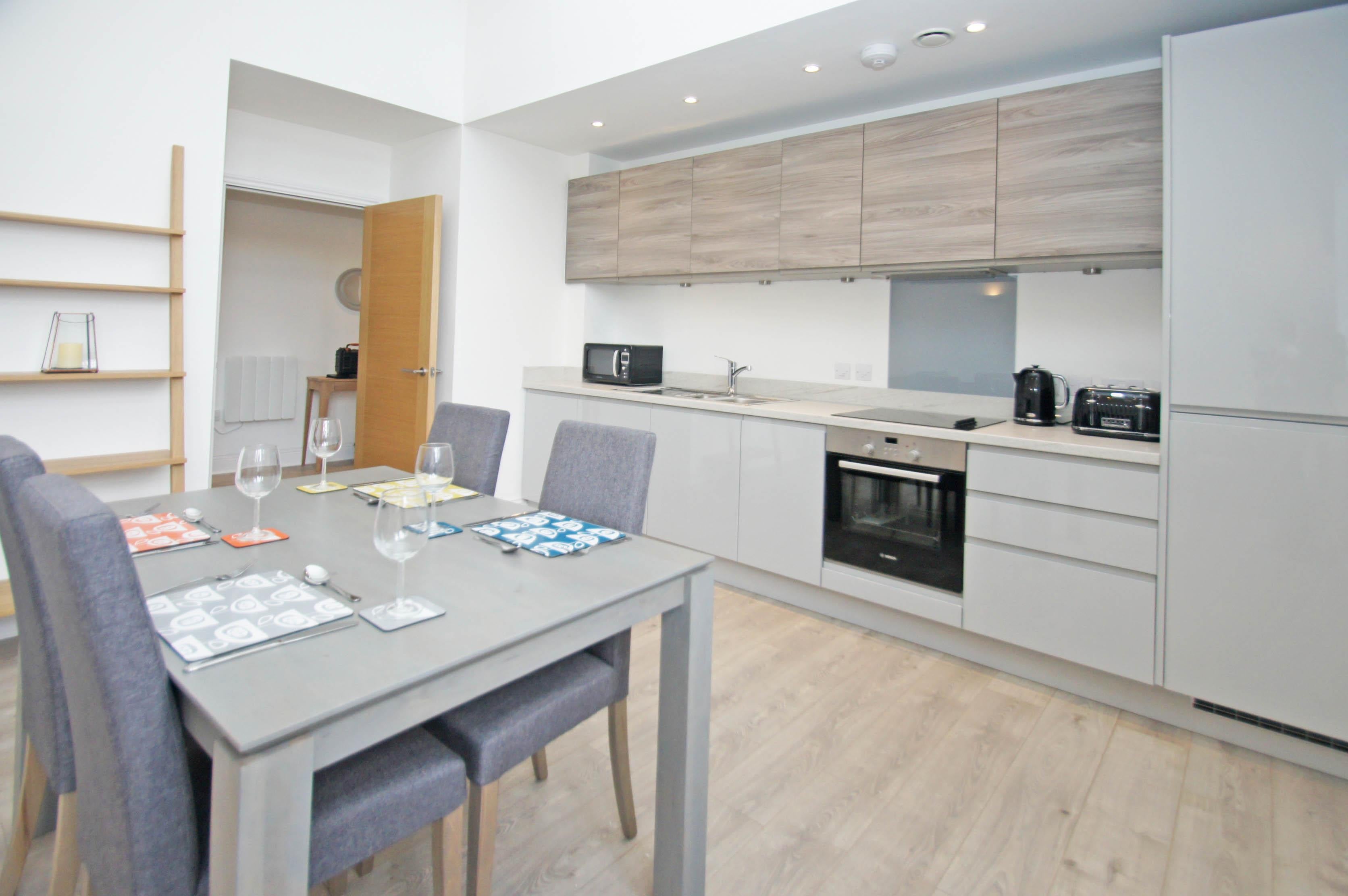 Flat Victoria Gardens in Leeds
