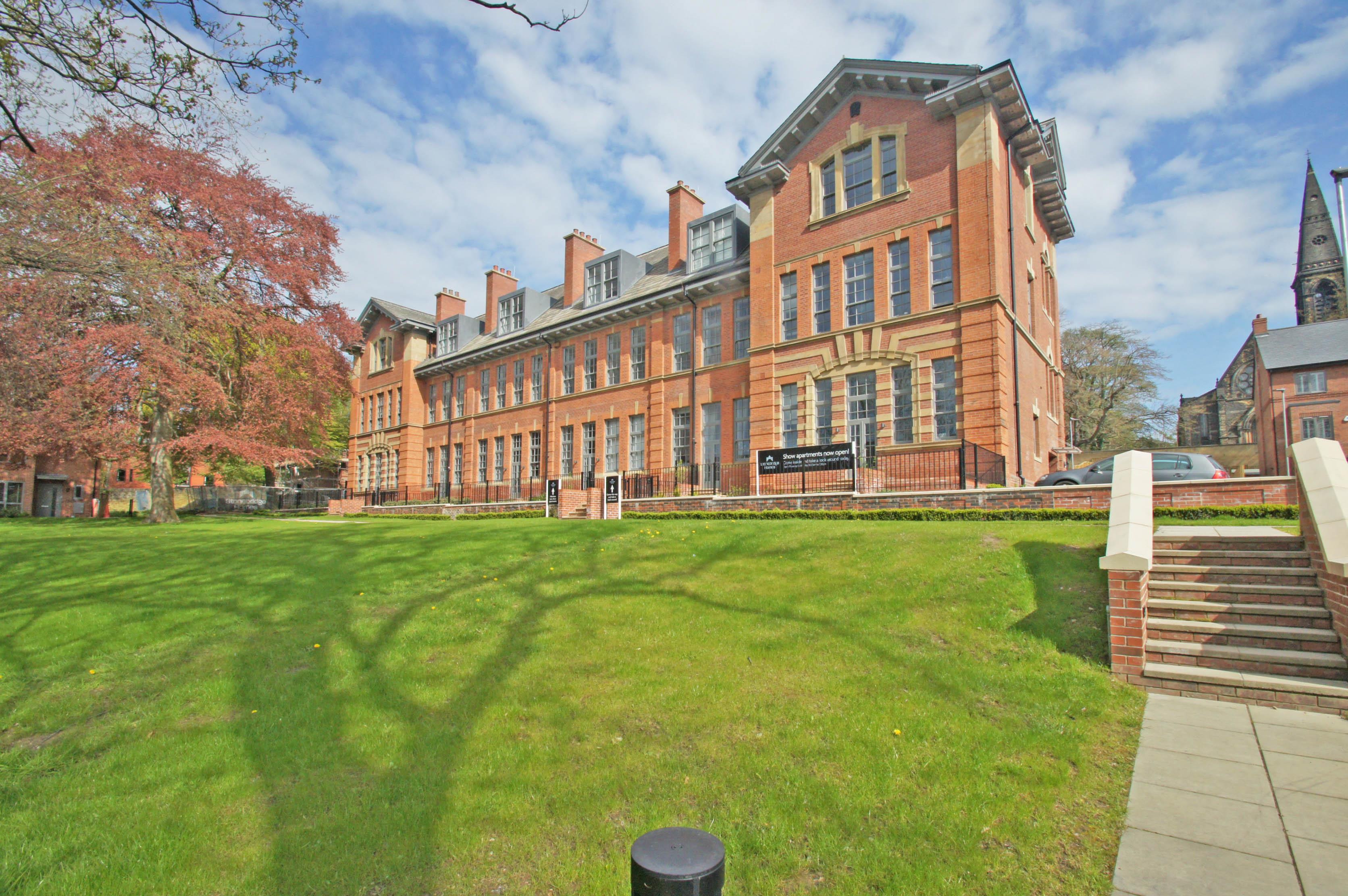 Flat Victoria Gardens in Leeds