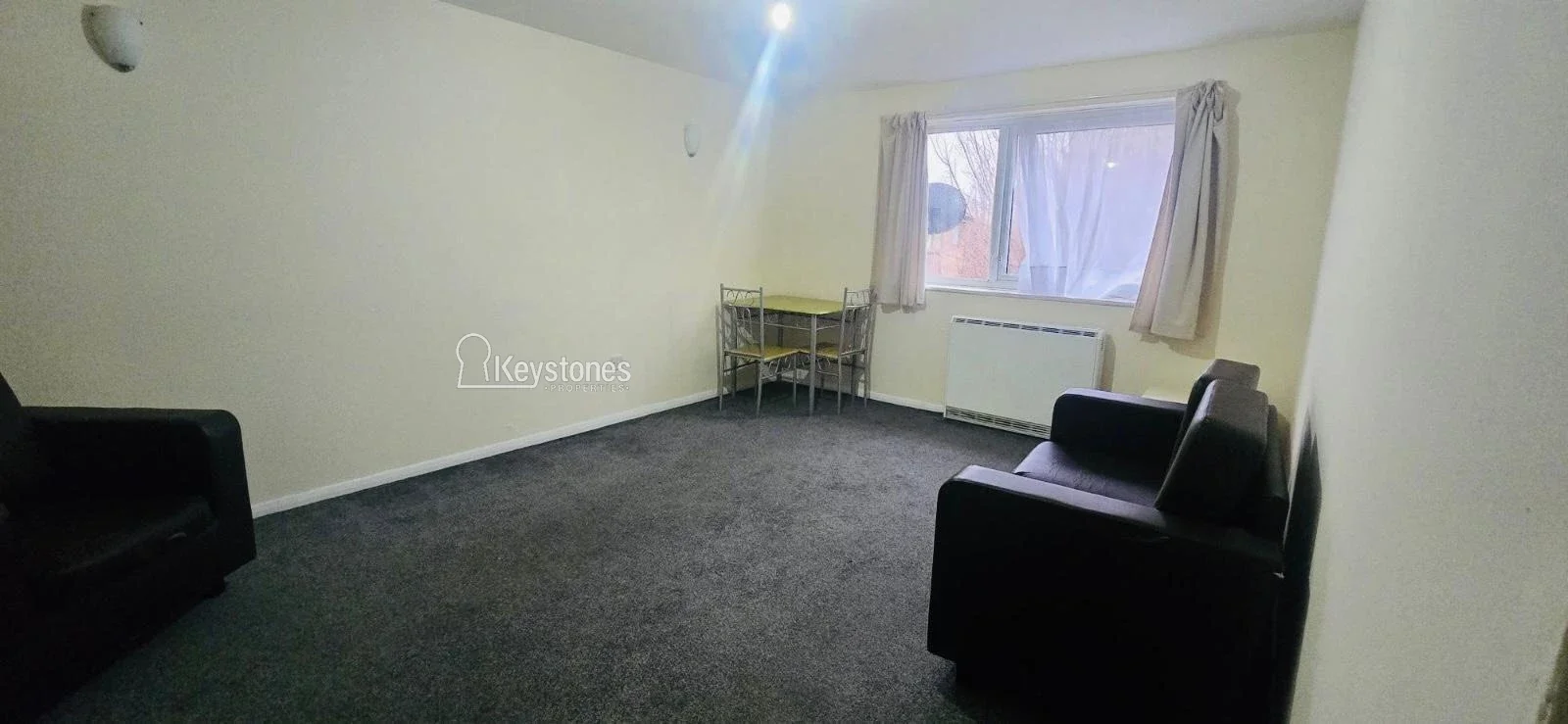 Flat Gurney Close in Greater London