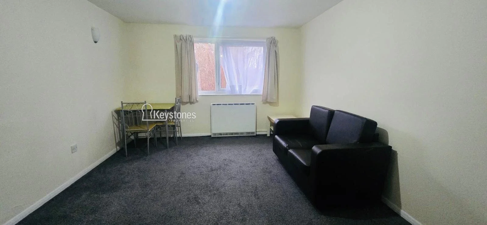 Flat Gurney Close in Greater London
