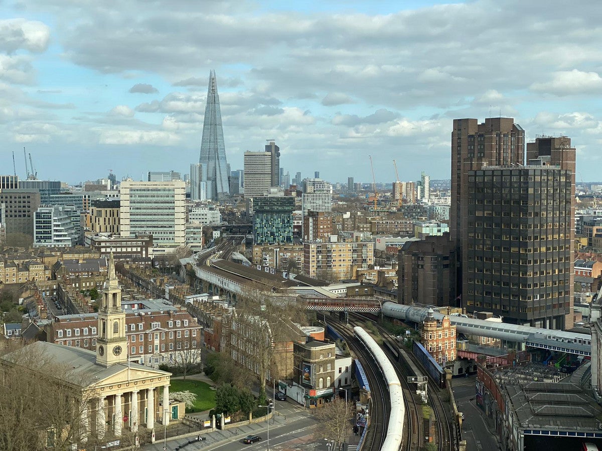 Flat Sutton Walk in Greater London