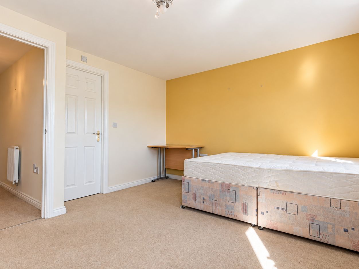 Room Wood Mead in Stoke Gifford