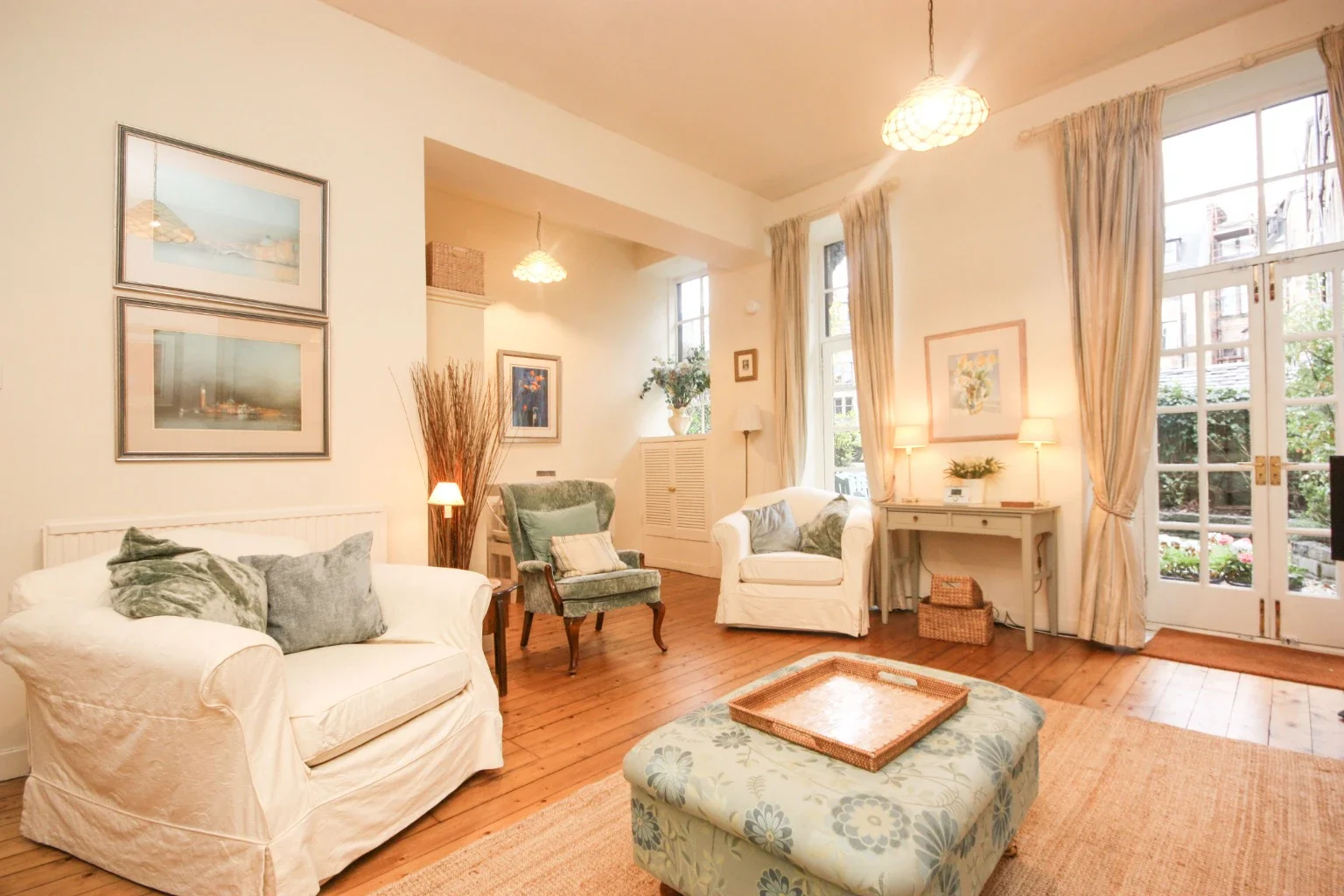 Flat Westbourne Gardens South in Glasgow