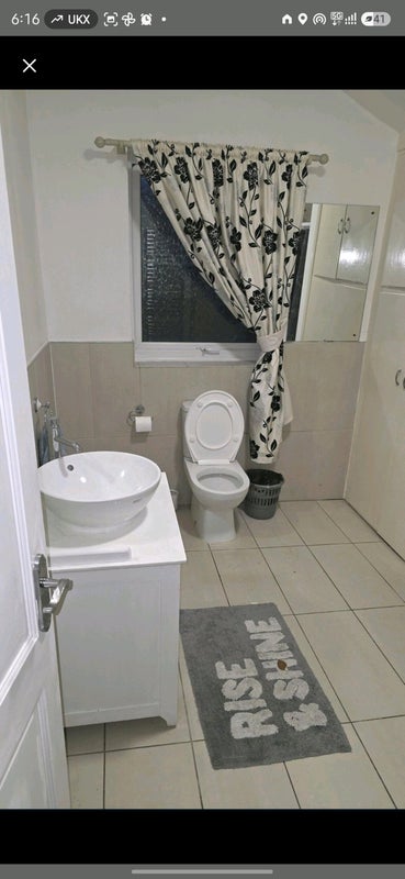 Room Stirling Road in Greater London