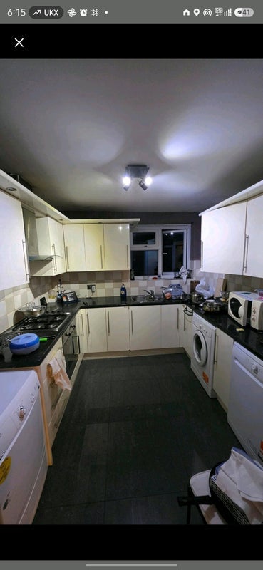 Room Stirling Road in Greater London