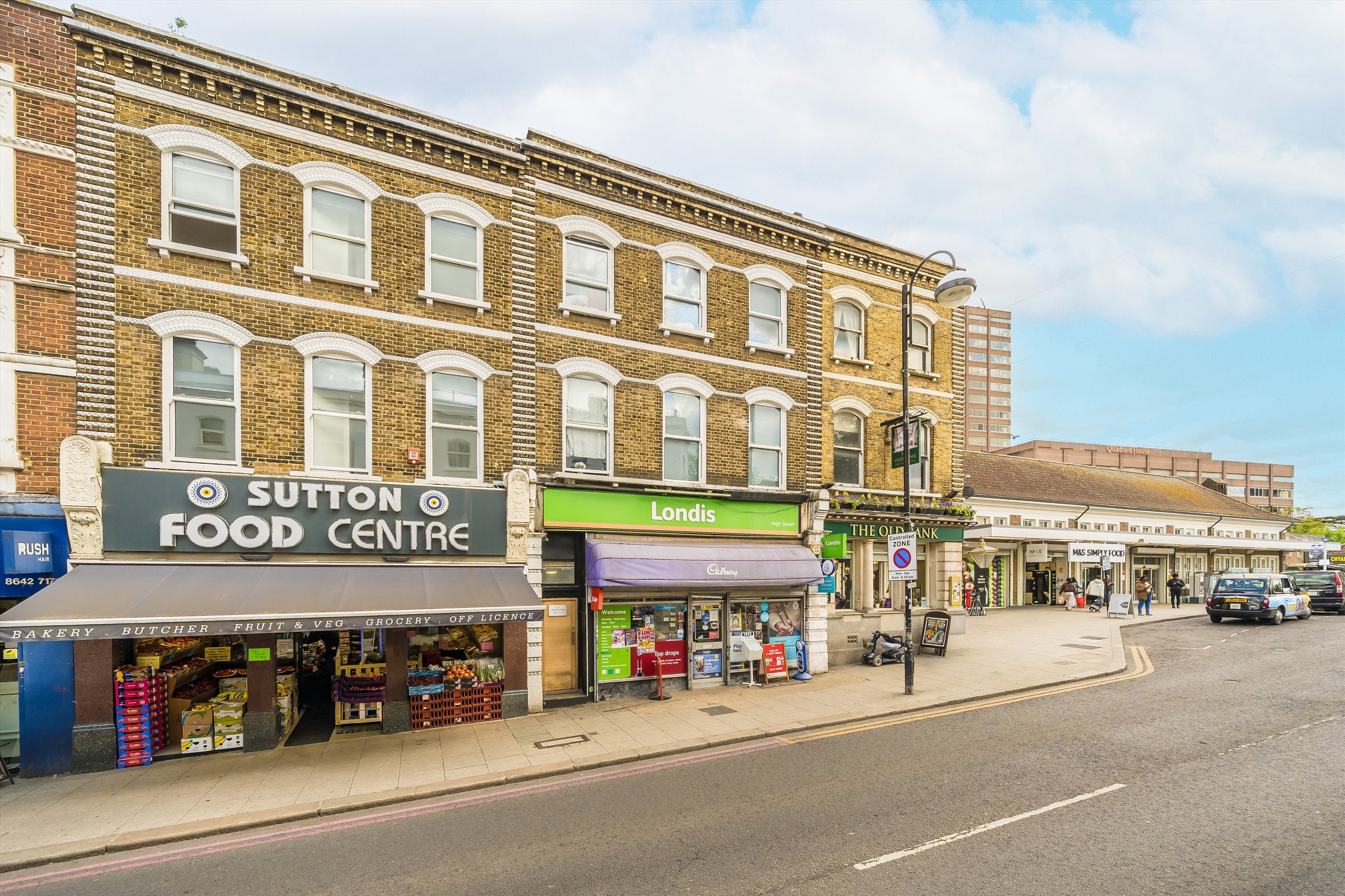 Flat High Street in Greater London