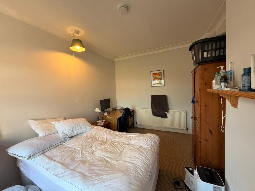 Room Earlsdon Avenue North in Coventry